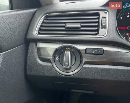 Белый Фольксваген Пассат, объемом двигателя 1.8 л и пробегом 218 тыс. км за 13500 $, фото 14 на Automoto.ua