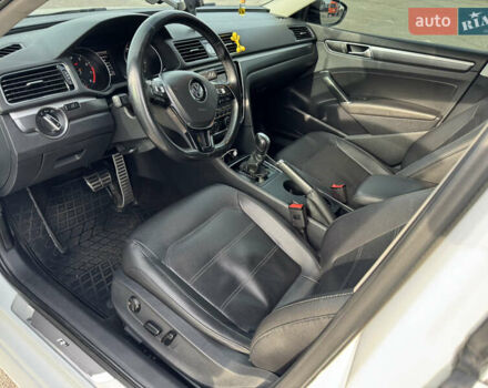 Белый Фольксваген Пассат, объемом двигателя 1.8 л и пробегом 157 тыс. км за 13200 $, фото 12 на Automoto.ua