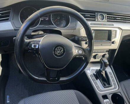 Фольксваген Пассат 2016 в Киеве на Automoto.ua Белый Фольксваген Пассат, объемом двигателя 1.97 л и пробегом 280 тыс. км за 14200 $, фото 16 на Automoto.ua