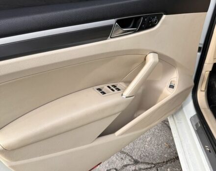 Белый Фольксваген Пассат, объемом двигателя 1.8 л и пробегом 260 тыс. км за 10000 $, фото 6 на Automoto.ua