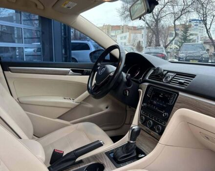 Білий Фольксваген Пассат, об'ємом двигуна 1.8 л та пробігом 119 тис. км за 14000 $, фото 15 на Automoto.ua