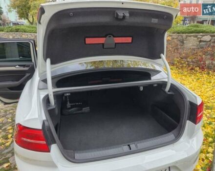 Белый Фольксваген Пассат, объемом двигателя 1.8 л и пробегом 255 тыс. км за 18200 $, фото 15 на Automoto.ua