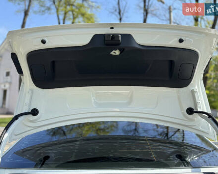 Белый Фольксваген Пассат, объемом двигателя 1.8 л и пробегом 78 тыс. км за 13800 $, фото 56 на Automoto.ua