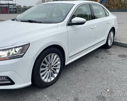 Білий Фольксваген Пассат, об'ємом двигуна 1.8 л та пробігом 181 тис. км за 14000 $, фото 3 на Automoto.ua