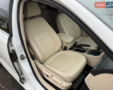 Белый Фольксваген Пассат, объемом двигателя 1.8 л и пробегом 150 тыс. км за 14600 $, фото 38 на Automoto.ua