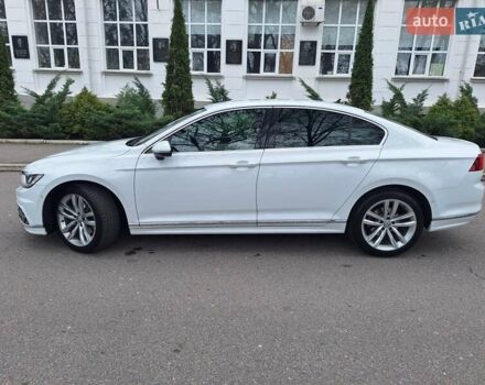 Белый Фольксваген Пассат, объемом двигателя 2 л и пробегом 200 тыс. км за 22500 $, фото 63 на Automoto.ua