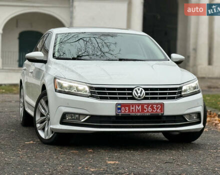 Белый Фольксваген Пассат, объемом двигателя 1.8 л и пробегом 150 тыс. км за 14600 $, фото 4 на Automoto.ua
