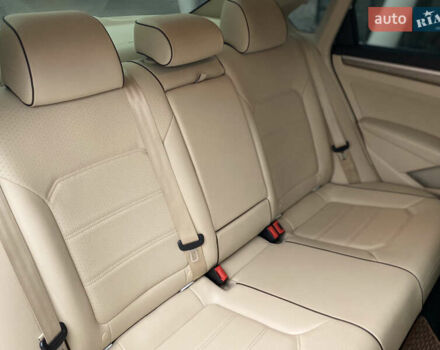 Белый Фольксваген Пассат, объемом двигателя 1.8 л и пробегом 198 тыс. км за 11990 $, фото 28 на Automoto.ua