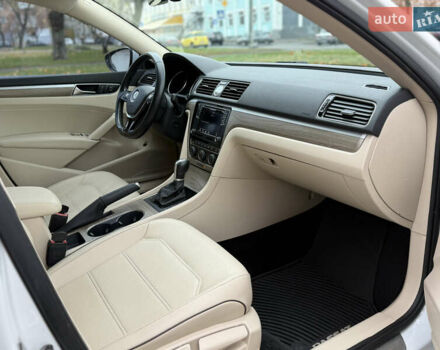 Белый Фольксваген Пассат, объемом двигателя 1.8 л и пробегом 150 тыс. км за 14600 $, фото 37 на Automoto.ua