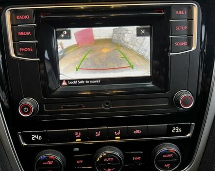 Белый Фольксваген Пассат, объемом двигателя 1.8 л и пробегом 185 тыс. км за 13000 $, фото 17 на Automoto.ua