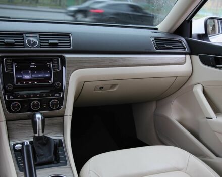 Белый Фольксваген Пассат, объемом двигателя 3.6 л и пробегом 136 тыс. км за 15500 $, фото 12 на Automoto.ua