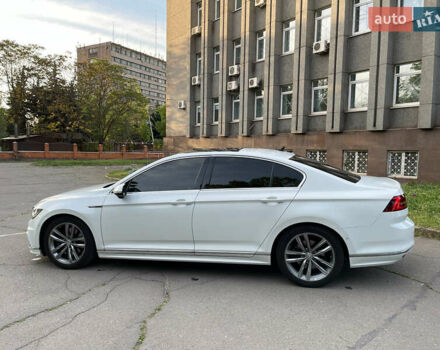 Белый Фольксваген Пассат, объемом двигателя 1.97 л и пробегом 187 тыс. км за 26000 $, фото 3 на Automoto.ua