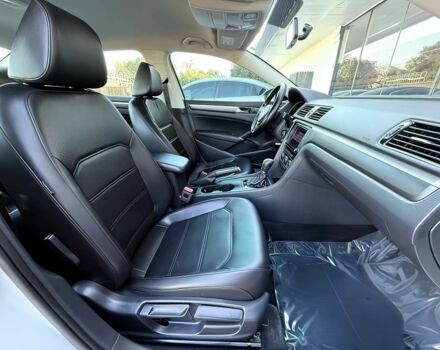 Белый Фольксваген Пассат, объемом двигателя 1.8 л и пробегом 53 тыс. км за 9800 $, фото 13 на Automoto.ua