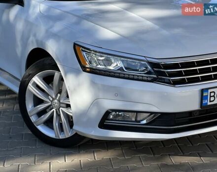 Фольксваген Пассат 2017 в Львове на Automoto.ua Белый Фольксваген Пассат, объемом двигателя 1.8 л и пробегом 78 тыс. км за 15750 $, фото 4 на Automoto.ua