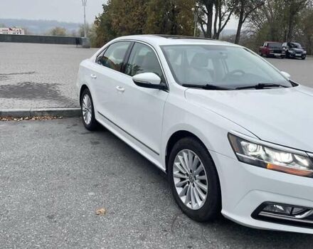 Білий Фольксваген Пассат, об'ємом двигуна 1.8 л та пробігом 181 тис. км за 14000 $, фото 10 на Automoto.ua