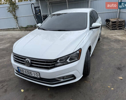 Белый Фольксваген Пассат, объемом двигателя 1.8 л и пробегом 185 тыс. км за 12650 $, фото 2 на Automoto.ua