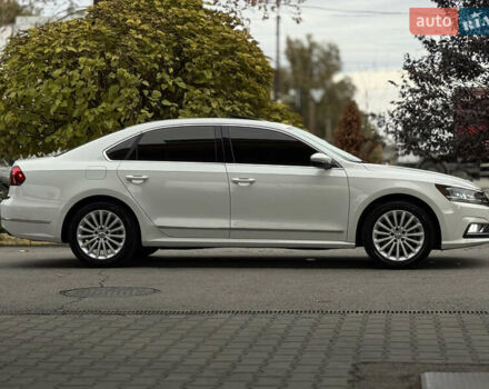 Белый Фольксваген Пассат, объемом двигателя 1.8 л и пробегом 57 тыс. км за 11299 $, фото 5 на Automoto.ua