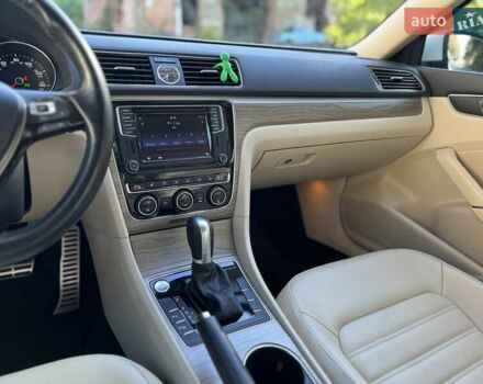 Фольксваген Пассат 2017 в Львове на Automoto.ua Белый Фольксваген Пассат, объемом двигателя 1.8 л и пробегом 78 тыс. км за 15750 $, фото 19 на Automoto.ua