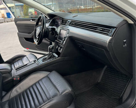 Білий Фольксваген Пассат, об'ємом двигуна 2 л та пробігом 320 тис. км за 16500 $, фото 6 на Automoto.ua