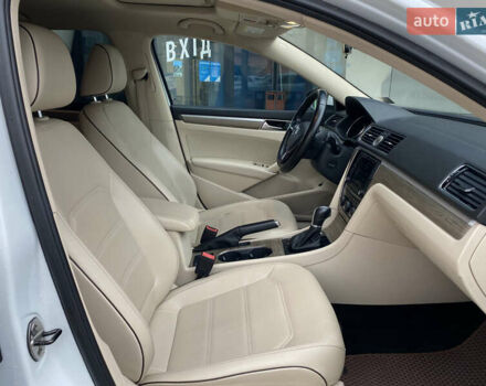 Белый Фольксваген Пассат, объемом двигателя 1.8 л и пробегом 198 тыс. км за 11990 $, фото 25 на Automoto.ua