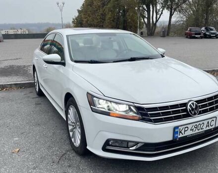 Білий Фольксваген Пассат, об'ємом двигуна 1.8 л та пробігом 181 тис. км за 14000 $, фото 6 на Automoto.ua
