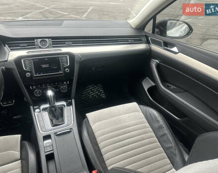 Белый Фольксваген Пассат, объемом двигателя 1.97 л и пробегом 178 тыс. км за 18900 $, фото 20 на Automoto.ua