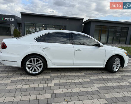 Фольксваген Пассат 2017 в Львове на Automoto.ua Белый Фольксваген Пассат, объемом двигателя 2 л и пробегом 88 тыс. км за 15900 $, фото 10 на Automoto.ua