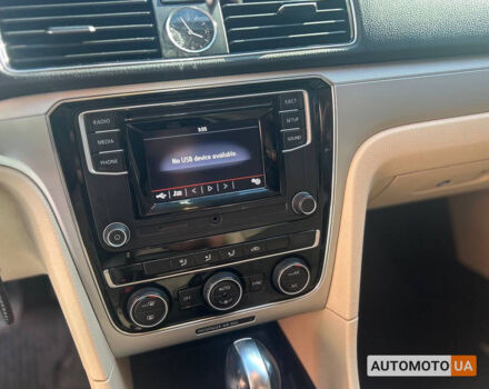 Белый Фольксваген Пассат, объемом двигателя 1.8 л и пробегом 81 тыс. км за 15500 $, фото 16 на Automoto.ua