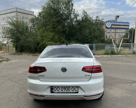 Белый Фольксваген Пассат, объемом двигателя 1.97 л и пробегом 204 тыс. км за 20000 $, фото 4 на Automoto.ua