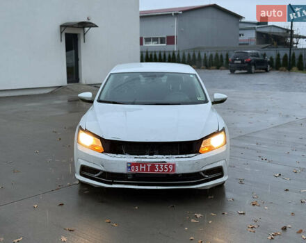 Белый Фольксваген Пассат, объемом двигателя 2 л и пробегом 273 тыс. км за 8300 $, фото 2 на Automoto.ua