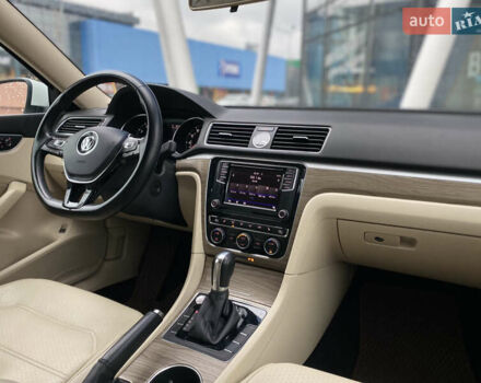 Белый Фольксваген Пассат, объемом двигателя 1.8 л и пробегом 198 тыс. км за 11990 $, фото 12 на Automoto.ua