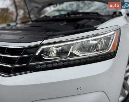 Белый Фольксваген Пассат, объемом двигателя 1.8 л и пробегом 150 тыс. км за 14600 $, фото 43 на Automoto.ua