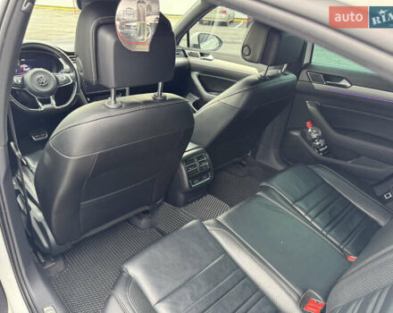 Білий Фольксваген Пассат, об'ємом двигуна 1.97 л та пробігом 255 тис. км за 22500 $, фото 19 на Automoto.ua