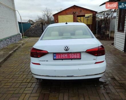 Белый Фольксваген Пассат, объемом двигателя 1.8 л и пробегом 185 тыс. км за 12600 $, фото 4 на Automoto.ua