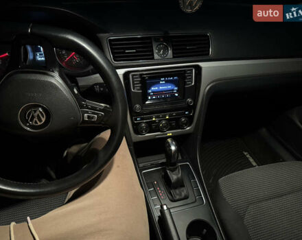 Белый Фольксваген Пассат, объемом двигателя 1.8 л и пробегом 185 тыс. км за 12650 $, фото 15 на Automoto.ua