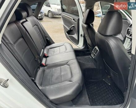 Белый Фольксваген Пассат, объемом двигателя 1.8 л и пробегом 206 тыс. км за 13800 $, фото 23 на Automoto.ua