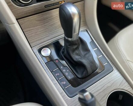 Фольксваген Пассат 2017 в Львове на Automoto.ua Белый Фольксваген Пассат, объемом двигателя 1.8 л и пробегом 78 тыс. км за 15750 $, фото 29 на Automoto.ua