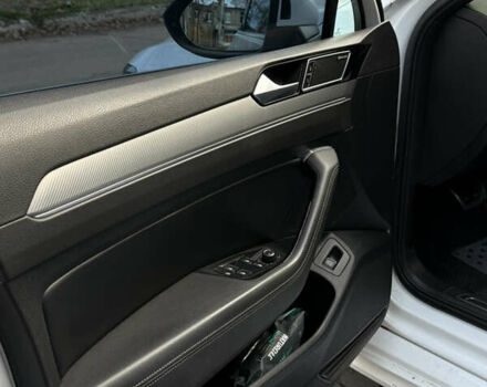 Белый Фольксваген Пассат, объемом двигателя 1.97 л и пробегом 375 тыс. км за 23500 $, фото 17 на Automoto.ua