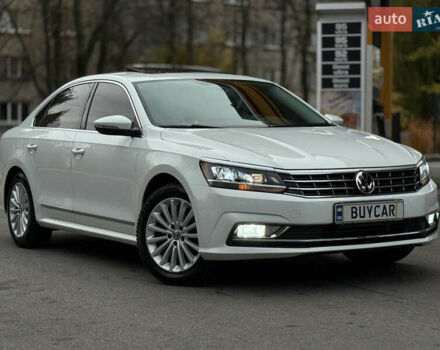 Белый Фольксваген Пассат, объемом двигателя 1.8 л и пробегом 57 тыс. км за 11299 $, фото 6 на Automoto.ua