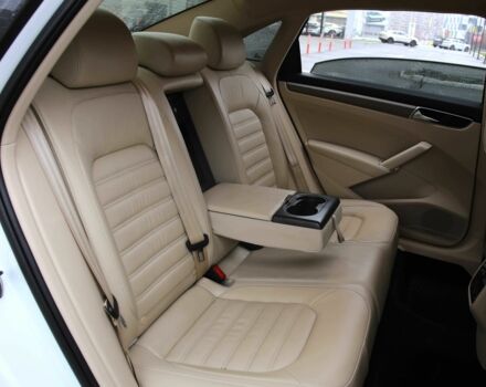 Белый Фольксваген Пассат, объемом двигателя 3.6 л и пробегом 136 тыс. км за 15500 $, фото 8 на Automoto.ua