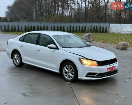 Белый Фольксваген Пассат, объемом двигателя 2 л и пробегом 273 тыс. км за 8300 $, фото 4 на Automoto.ua