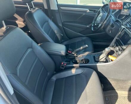 Белый Фольксваген Пассат, объемом двигателя 1.98 л и пробегом 130 тыс. км за 14300 $, фото 6 на Automoto.ua