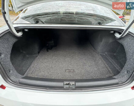 Білий Фольксваген Пассат, об'ємом двигуна 0 л та пробігом 175 тис. км за 13500 $, фото 12 на Automoto.ua