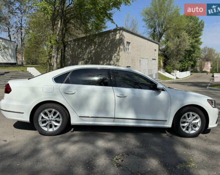 Белый Фольксваген Пассат, объемом двигателя 1.8 л и пробегом 78 тыс. км за 13800 $, фото 10 на Automoto.ua