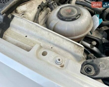 Белый Фольксваген Пассат, объемом двигателя 1.97 л и пробегом 240 тыс. км за 17900 $, фото 33 на Automoto.ua