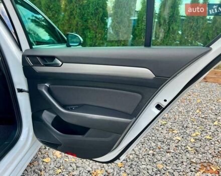 Белый Фольксваген Пассат, объемом двигателя 1.97 л и пробегом 240 тыс. км за 17900 $, фото 70 на Automoto.ua