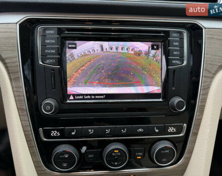 Белый Фольксваген Пассат, объемом двигателя 1.8 л и пробегом 150 тыс. км за 14600 $, фото 30 на Automoto.ua