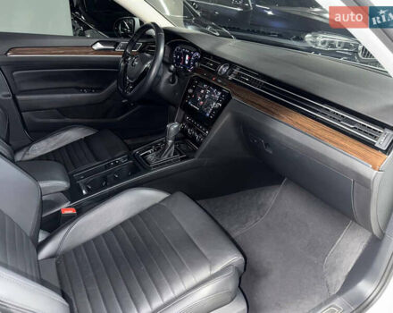 Белый Фольксваген Пассат, объемом двигателя 2 л и пробегом 140 тыс. км за 26000 $, фото 30 на Automoto.ua