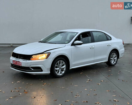 Белый Фольксваген Пассат, объемом двигателя 2 л и пробегом 273 тыс. км за 8300 $, фото 1 на Automoto.ua