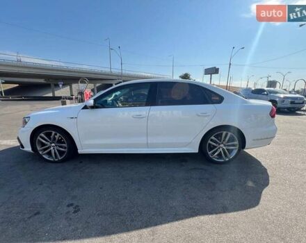 Белый Фольксваген Пассат, объемом двигателя 1.98 л и пробегом 130 тыс. км за 14300 $, фото 1 на Automoto.ua